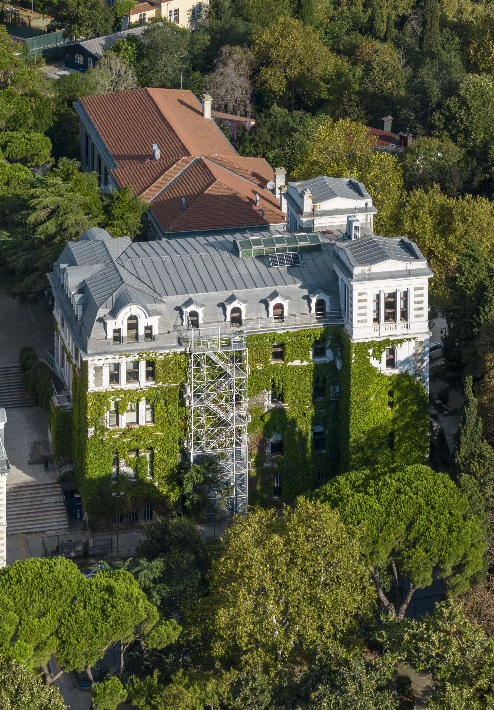Boğaziçi Üniversitesi Güney Kampüs, İktisadi ve İdari Bilimler Fakültesi binası